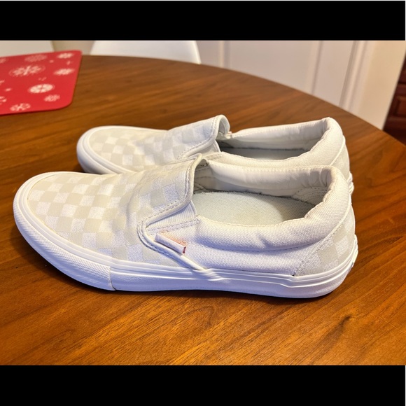 vans slip on pro reflect white